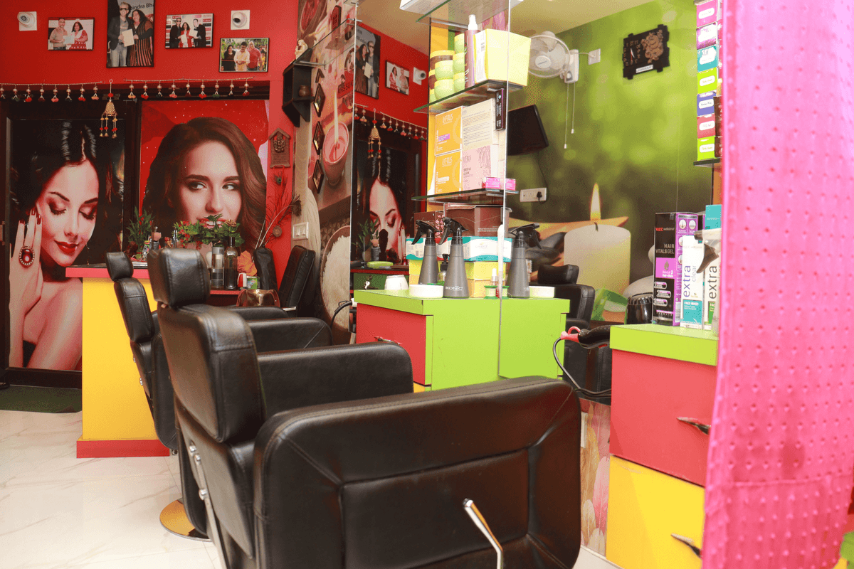 Femeno Beauty Parlour & Spa gallery image 3