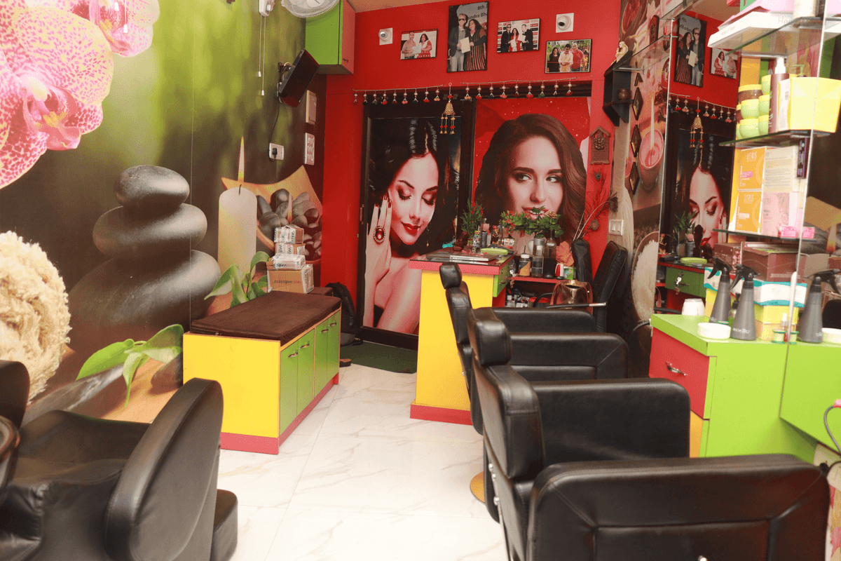 Femeno Beauty Parlour & Spa gallery image 6