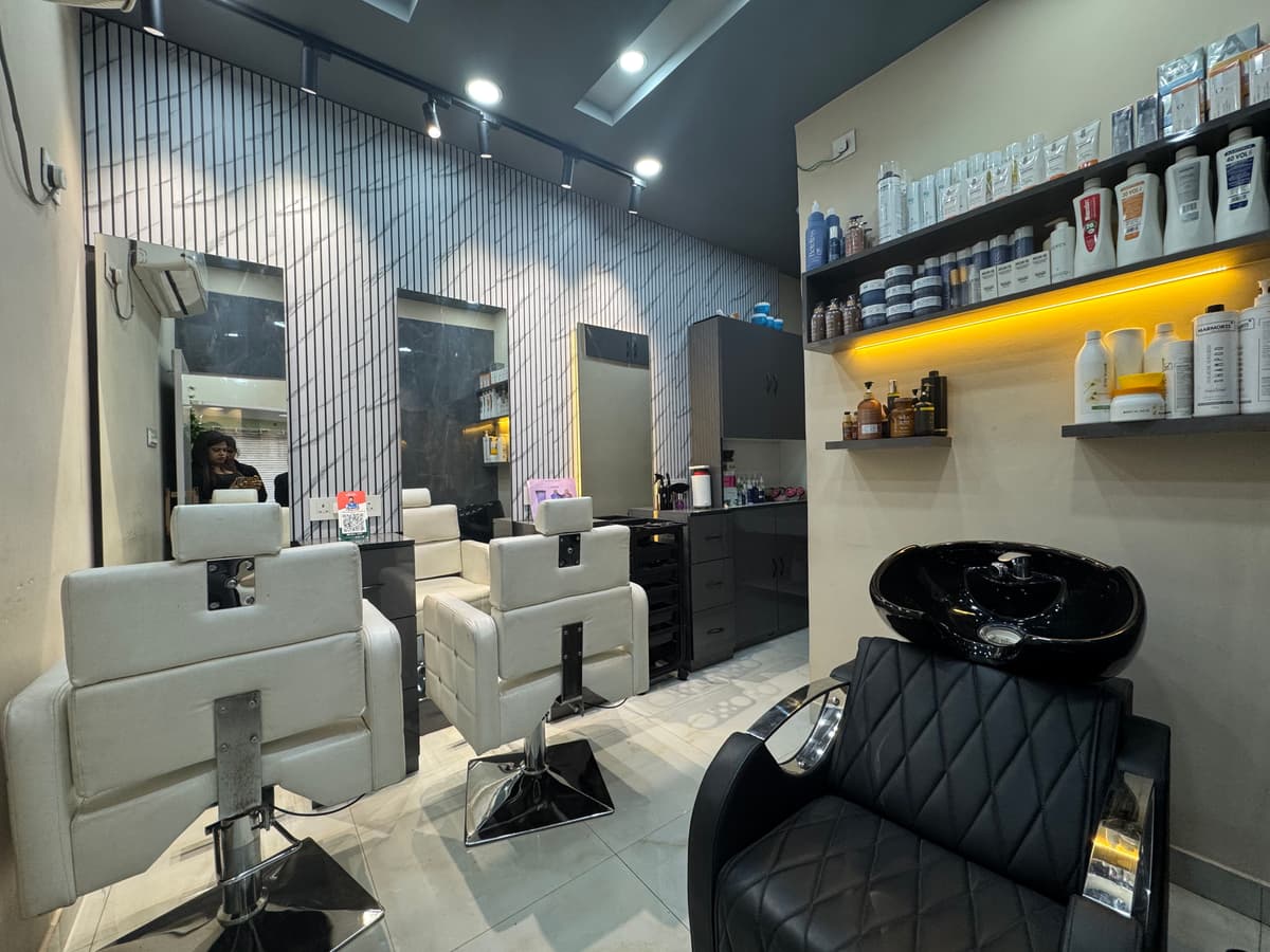 Rakhi's Ladies Beauty Salon with Spa gallery image 4