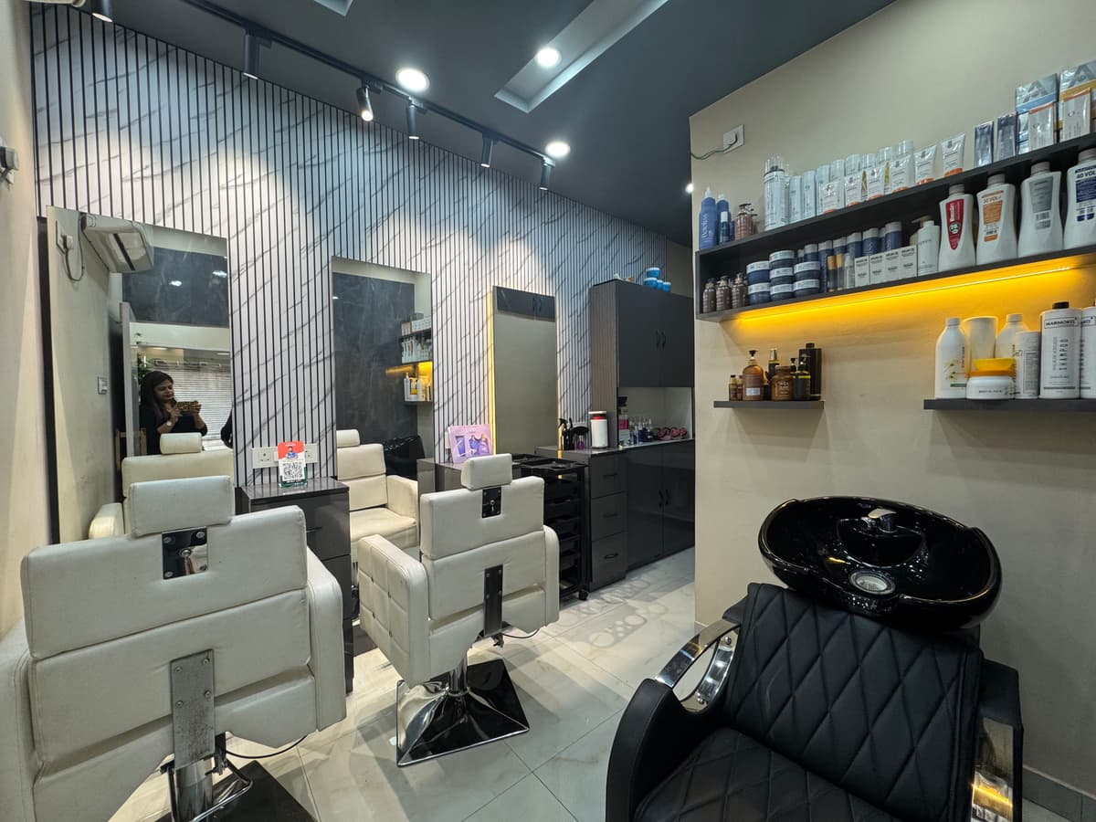 Rakhi's Ladies Beauty Salon with Spa gallery image 7