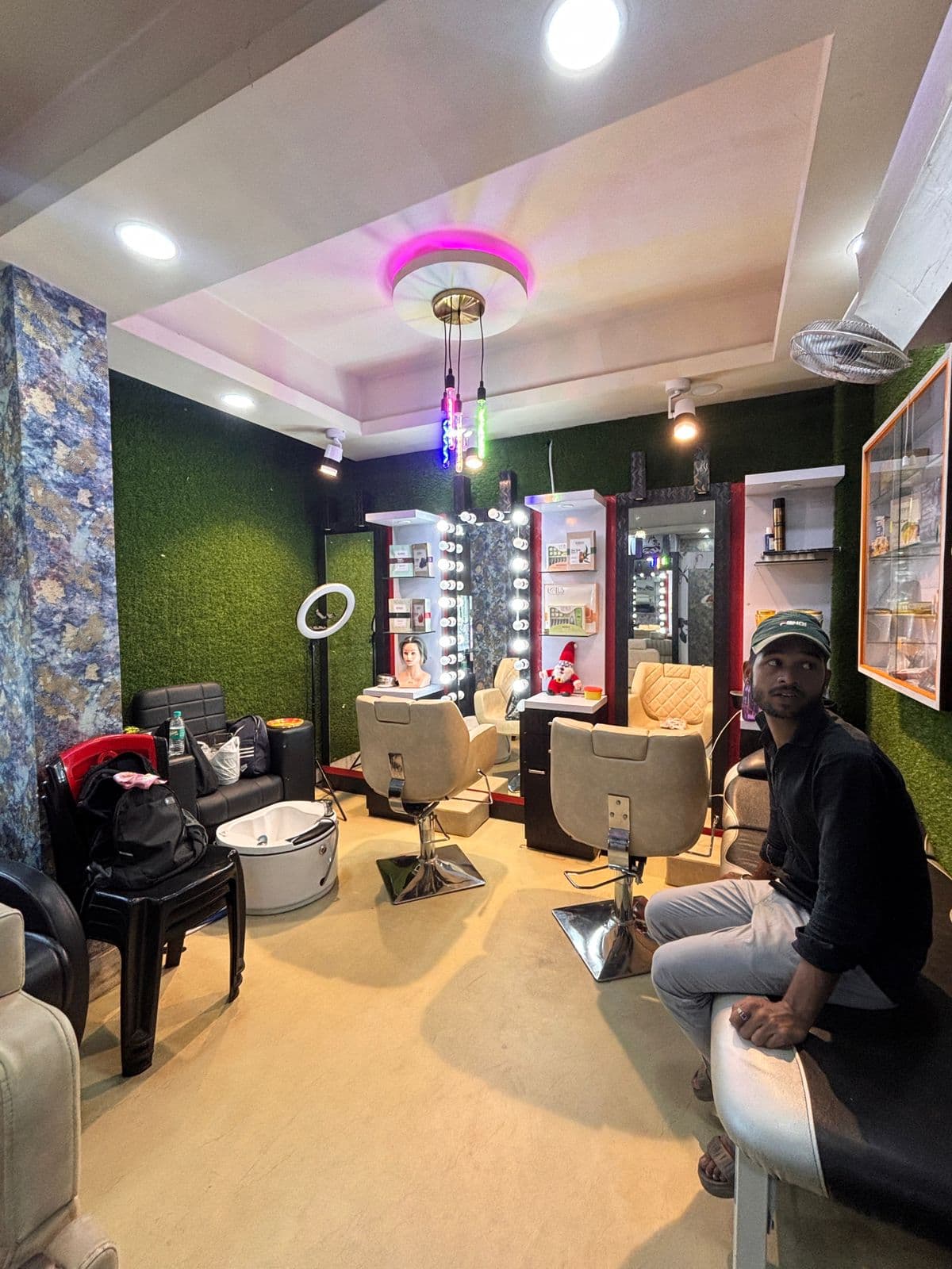 Magic Place Unisex Salon gallery image 7